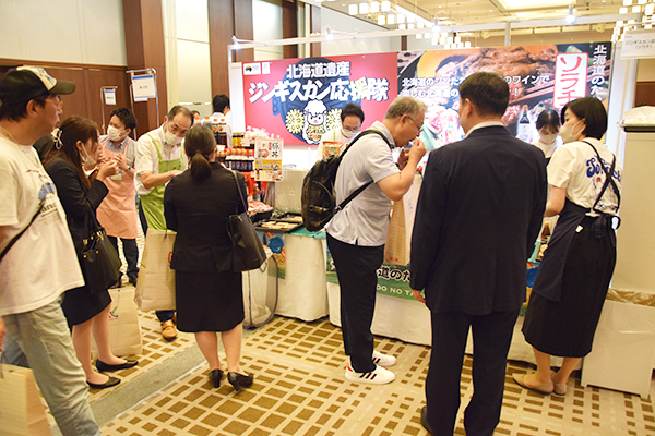 人気を集めた北海道食文化ジンギスカンの提案コーナー（卸展示会）