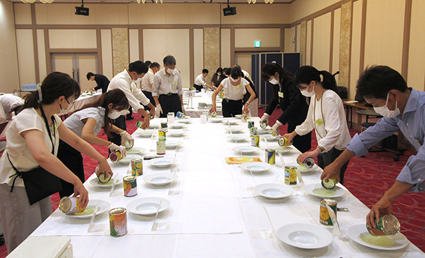 【速報】日本パインアップル缶詰協会、「開缶研究会」開催　国産品が僅差で優位