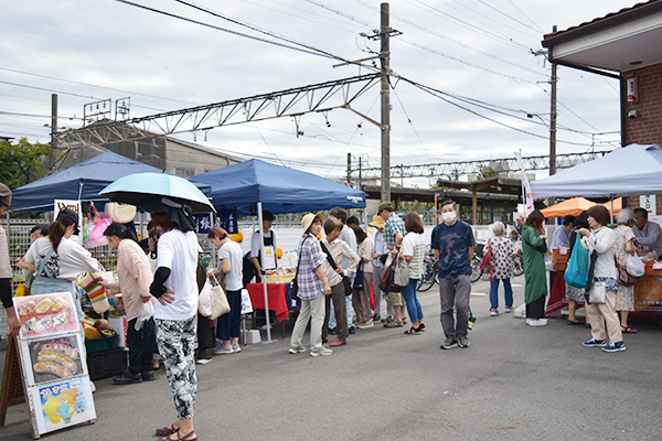 毎年3月と9月に開催、初回は300人程度の来場者数だったが今回は約800人に