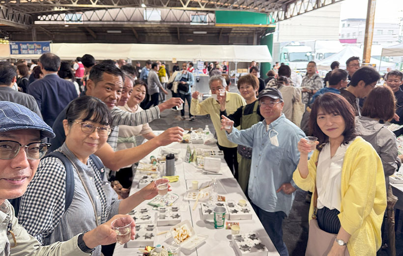 白鶴酒造、「酒蔵開放」に4000人　屋外ステージが復活