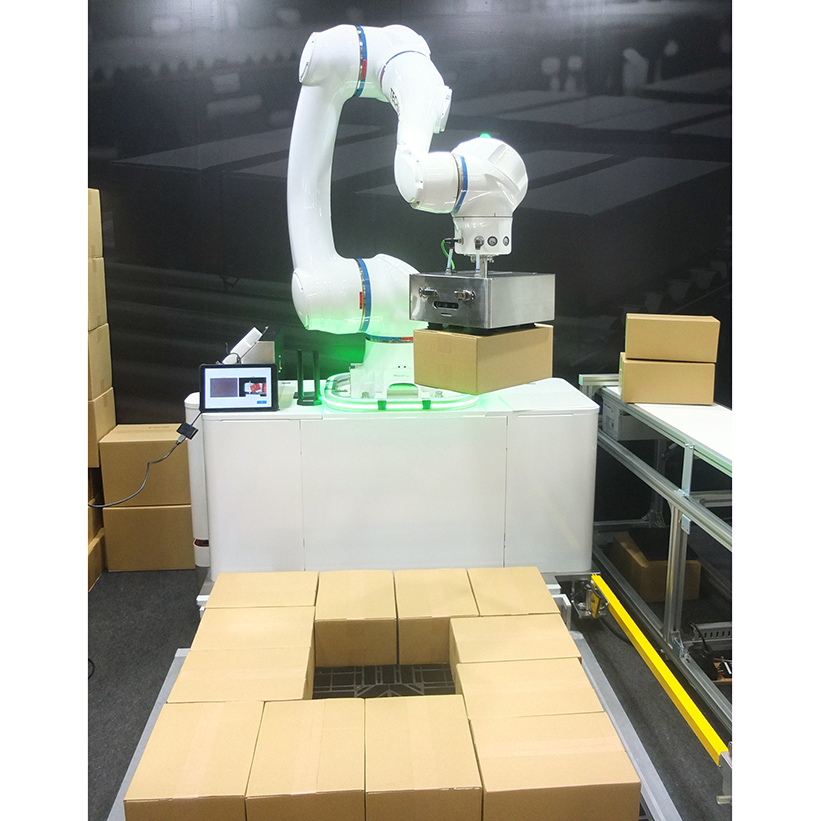 TechMagic、パレット積付ロボット披露
