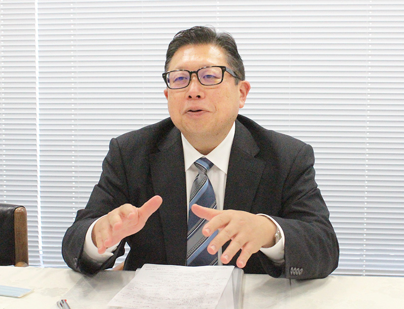 酒類流通の未来を探る：やまや・佐藤浩也社長　売場で宝探しを