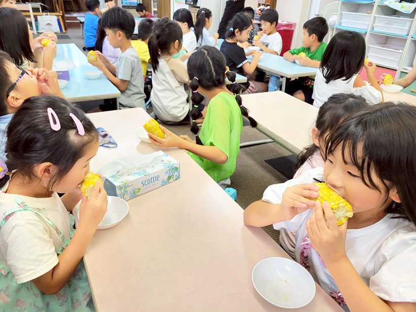 ジャパンフリトレー、排水汚泥を肥料化　栽培したトウモロコシを子ども食堂に寄贈
