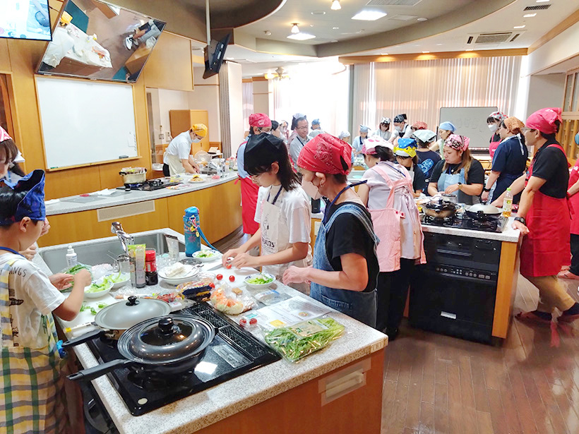 「夏休み親子クッキング2025」神戸食企業が合同で開催　料理の楽しさ学ぶ