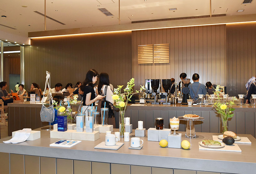 ブルーボトルコーヒー、名古屋に2店舗展開　「ブラック カルダモン ラテ」全国…