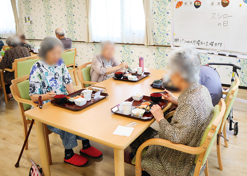 T.S.I運営のサ高住、高齢者施設で外食の味を　「スシローの日」入居者に好評