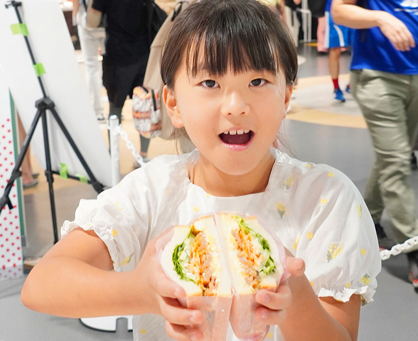 大阪・関西万博：ケンコーマヨネーズ　サラダ料理教室出展　和サンドイッチ作り