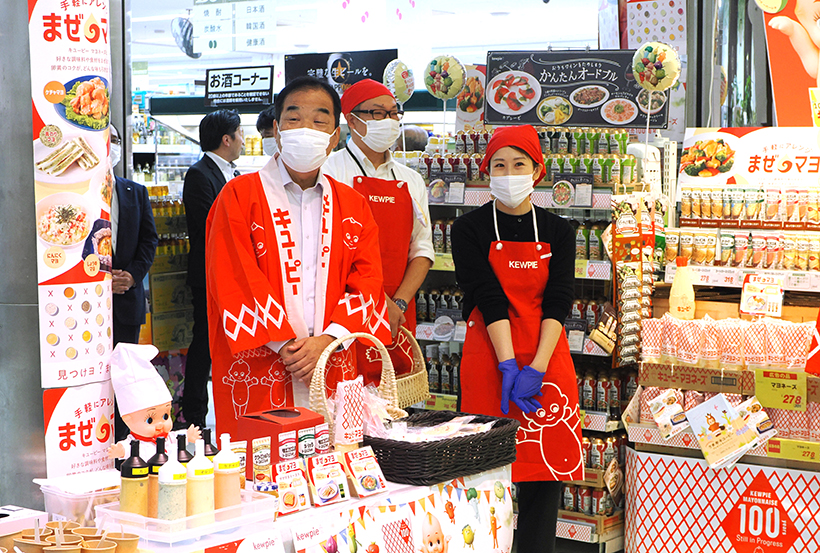 キユーピー・高宮社長が店頭販促　三和で「まぜマヨ」訴求