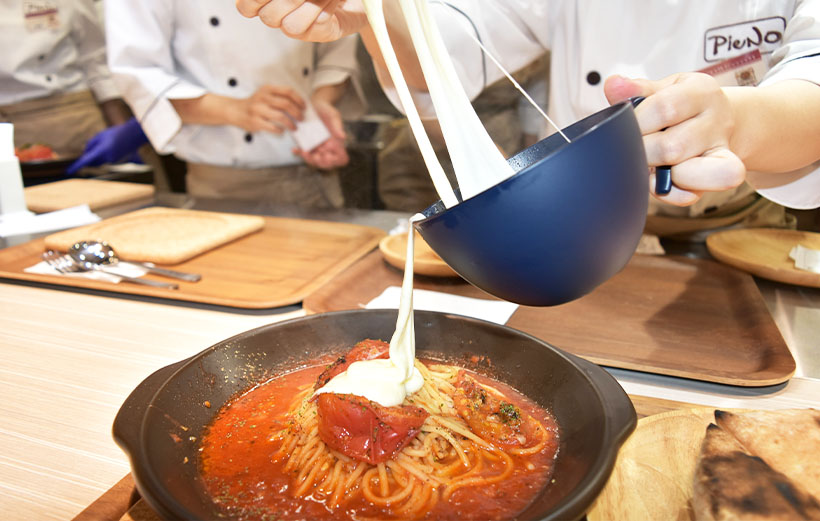 マリノ、新業態「ピエーノ」栄に出店　土鍋調理の生パスタ