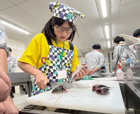 鮮魚士さんのアドバイスでアジの内臓をとることにも成功!