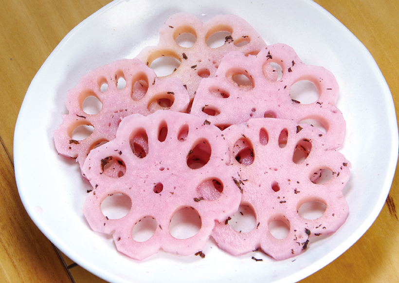 れんこんの赤しそ和え