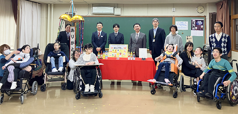 北海道キリンビバレッジと道北アークス、旭川養護学校にベルマーク贈呈