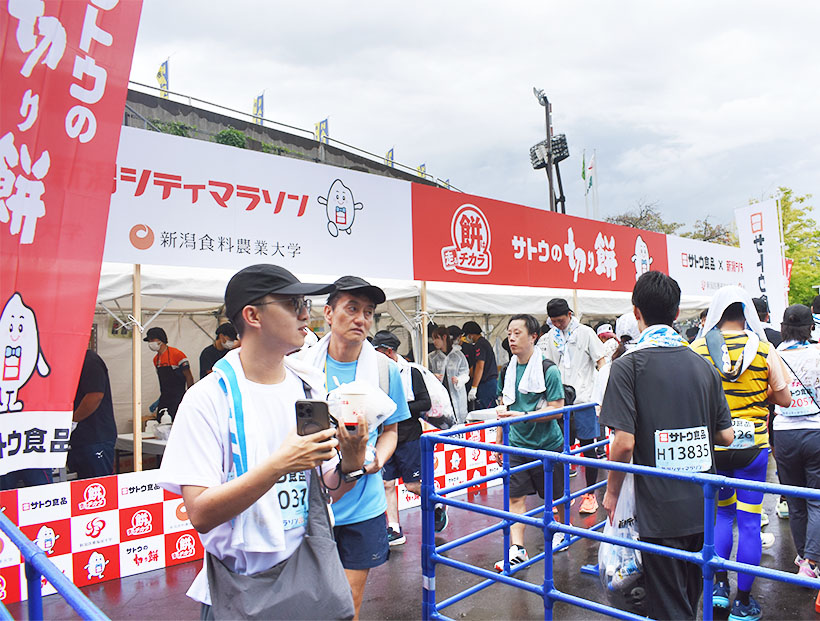 包装もち特集：25年見通し＝原料米の高騰で大幅価格改定　ダウンサイジングが加…