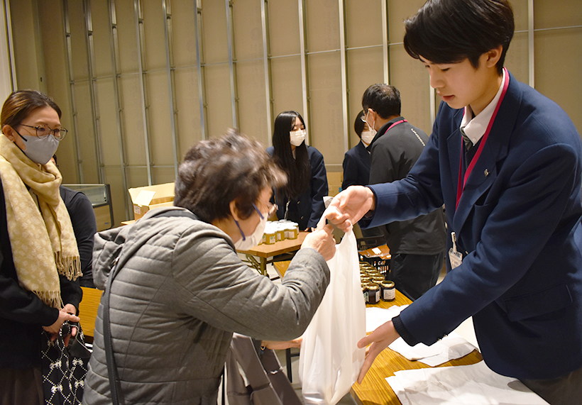 イオン新発田店、地元農業高と連携し「芝農フェスタ」　高校主催で店・行政が後押…