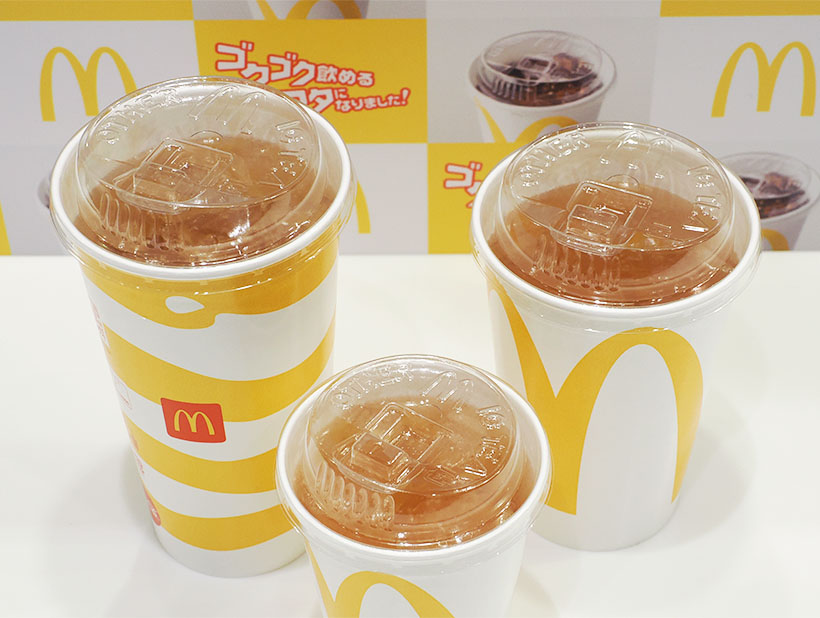 サステナビリティ　未来への胎動：日本マクドナルド　ストロー不要の蓋登場