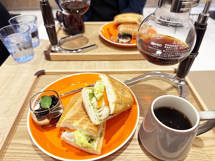 トーホー、自社焙煎豆を楽しむ直営コーヒーショップ開業　ブランド力向上狙う