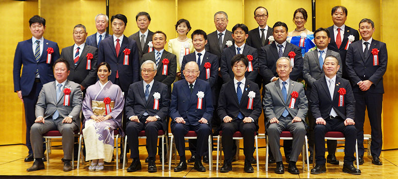農林水産物等輸出促進全国協議会、ヤマロク醤油ら大臣賞　鈴木農相「稼ぎの柱に」