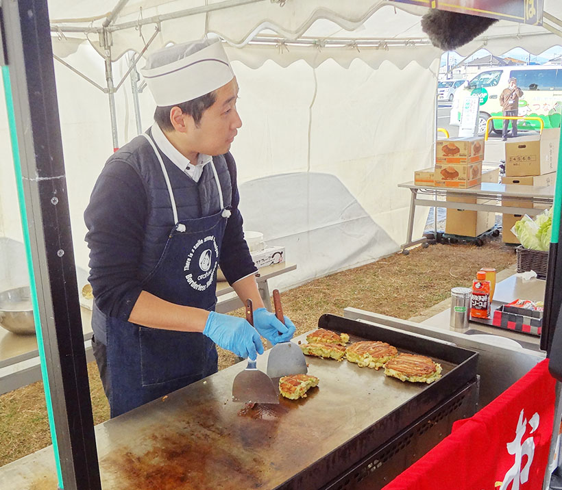 みやぎ生協、試食販売会開催　仙台白菜でお好み焼き