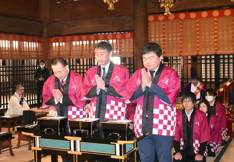 イオンリテール北関東・新潟、本成寺で恵方巻き用焼き海苔4万枚を招福祈願