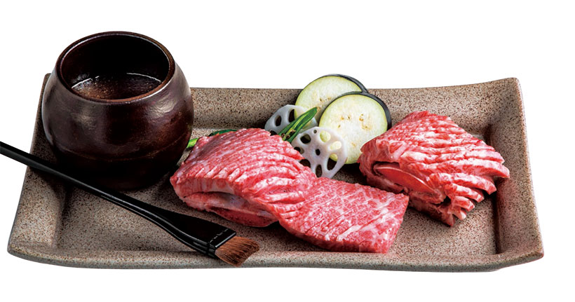 話題の店WATCH：韓国伝統カルビを最先端アレンジ　名物はフレッシュな「振る&hellip;