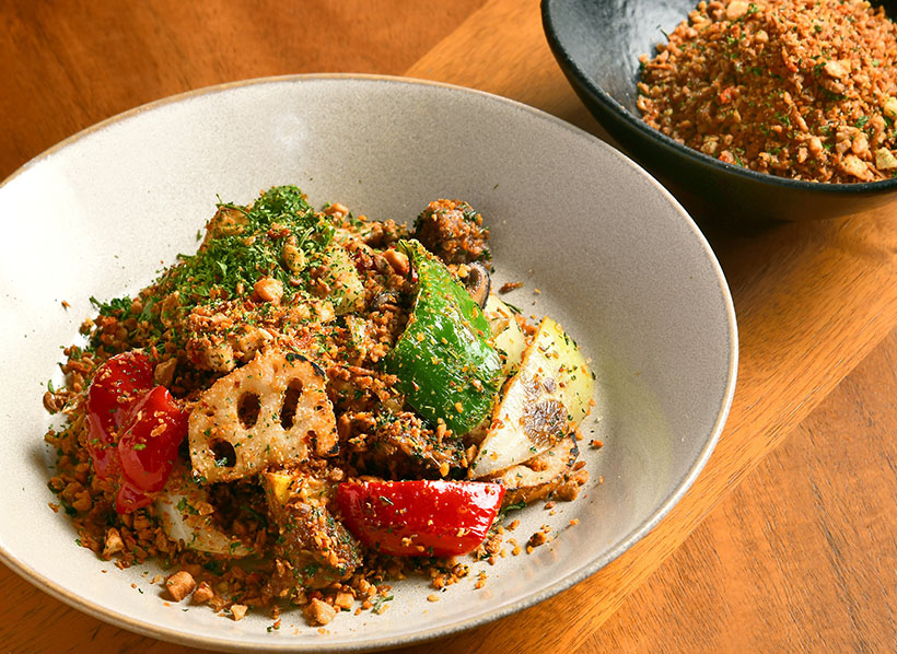 キラリと光る名脇役：辛さより香り重視で考案　特製スパイスでやみつきに