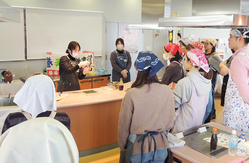 あじかん・オタフクソース・広島海苔、広島で巻寿司教室　八天堂もスイーツ考案