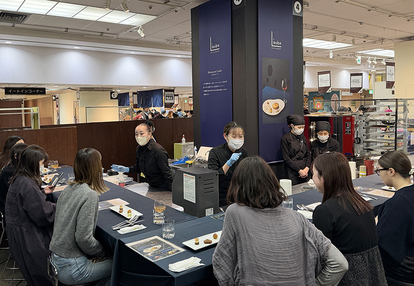 松屋銀座店、バレンタイン催事が活況　ライブ体験で客層拡大