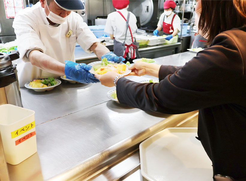 SCF・丸井グループ、乳がんの予防啓発でピンクリボンメニュー提供