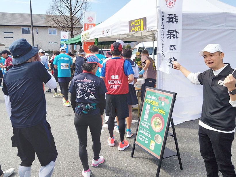 カネス製麺・日高食品工業、姫路城マラソンでとろろ昆布にゅうめん提供