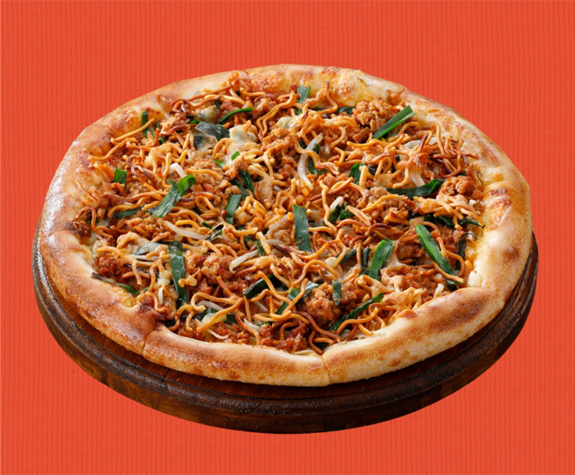 アオキーズとおやつカンパニー、ベビースター使用の新食感ピザ