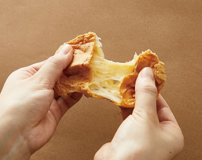 スイーツ＆ベーカリー特集：リボン食品　“サクもち”新食感生地