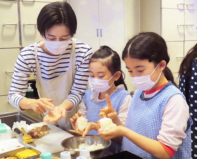 天塩、「塩むすびの日」記念し親子料理教室開催