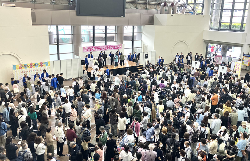 近畿アイスクリーム協会、神戸でアイスクリームフェスタ開催　開始時間前に長蛇の&hellip;