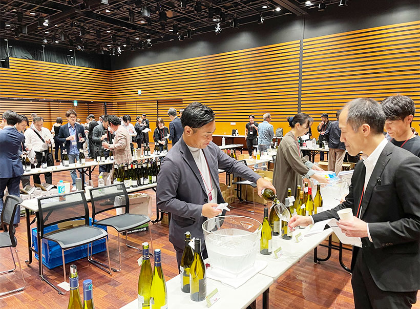 モトックスら3社、都内で合同ワイン試飲会