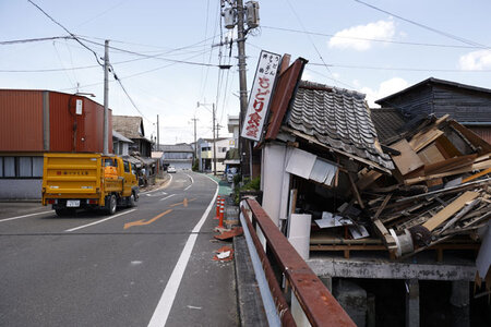 物流、県全域で再開の動き＝コンビニ・外食は休業続く―熊本地震【時事通信速報】