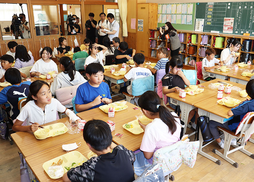 寿がきや食品、学給にラーメン提供　地域の食育活動推進