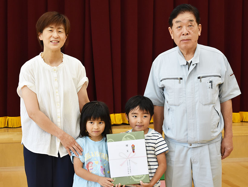 玉垣製麺所、七夕にそうめん寄贈　地域の子どもへ約350袋