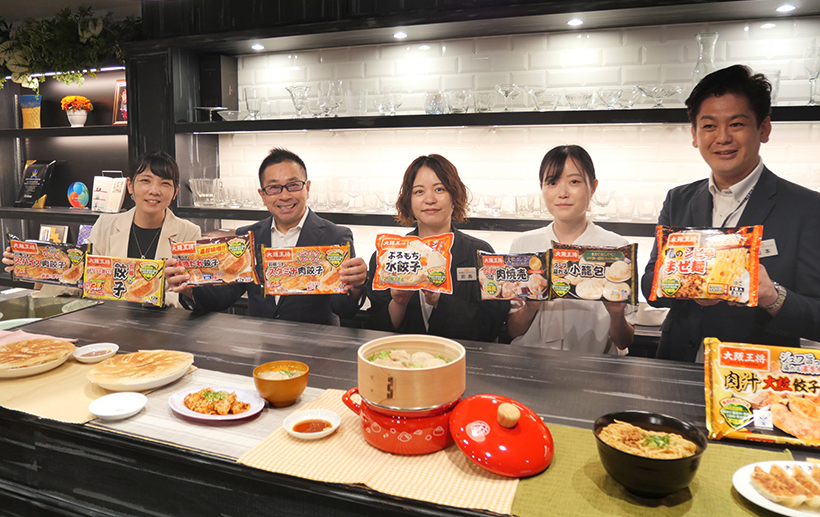 イートアンドフーズ、秋冬は素材訴求に重点　「羽根つき餃子」パリパリ食感2倍